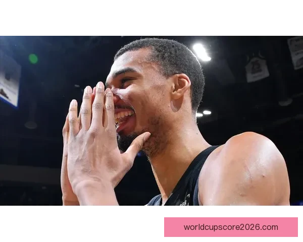 马刺主帅透露文班脚踝轻微不适赛后将进行冰敷